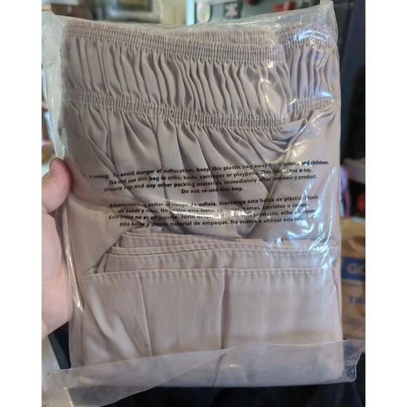 Biscayne Bay Bed Skirt Wrap Around Elastic Twin/Twin XL Light Camel 15 Inch Drop - Picture 2 of 2